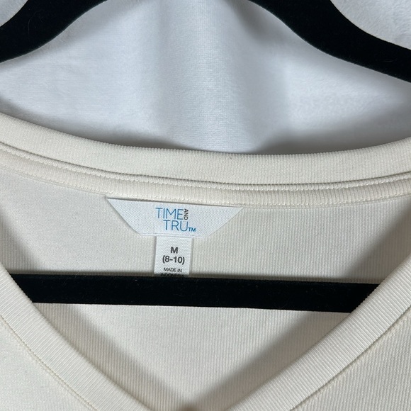TIME AND TRU TANK TOP SIZE(M) - Picture 6 of 7